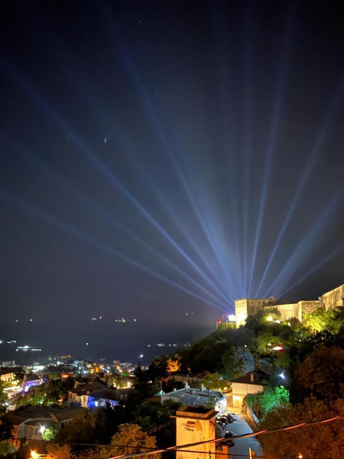 Hotel With Castle View Αργυρόκαστρο Εξωτερικό φωτογραφία
