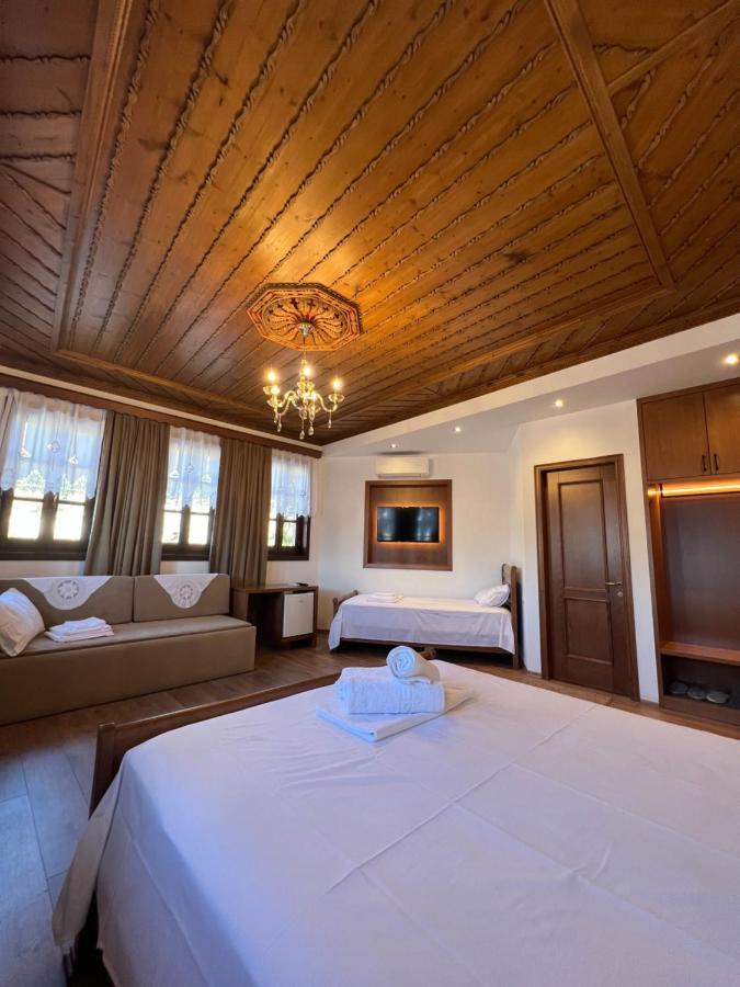 Hotel With Castle View Αργυρόκαστρο Εξωτερικό φωτογραφία