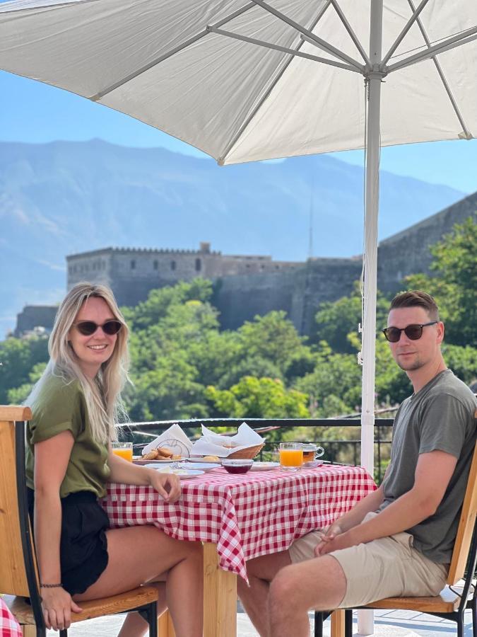 Hotel With Castle View Αργυρόκαστρο Εξωτερικό φωτογραφία
