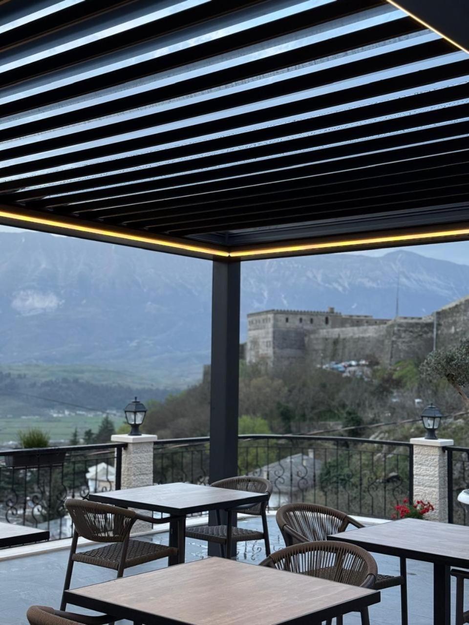 Hotel With Castle View Αργυρόκαστρο Εξωτερικό φωτογραφία